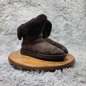 Ugg Bailey Womens Size 7 Brown Leather Sheepskin Button Round Toe Winter Boots